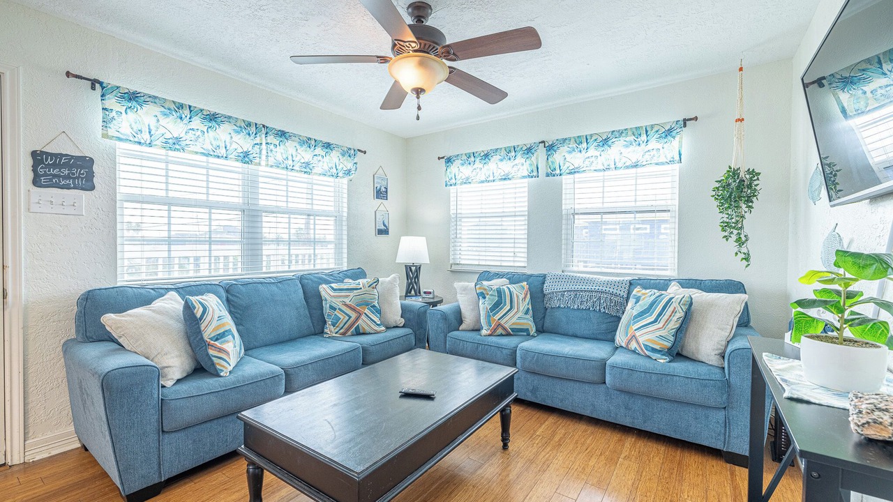 Photo of Livingroom in Surfside Beach
