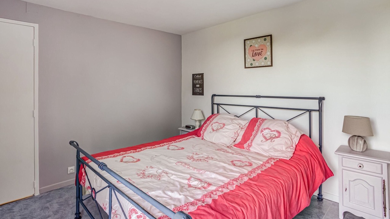 Photo of Others in Thedirac