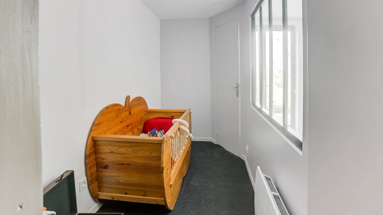 Photo of Others in Thedirac