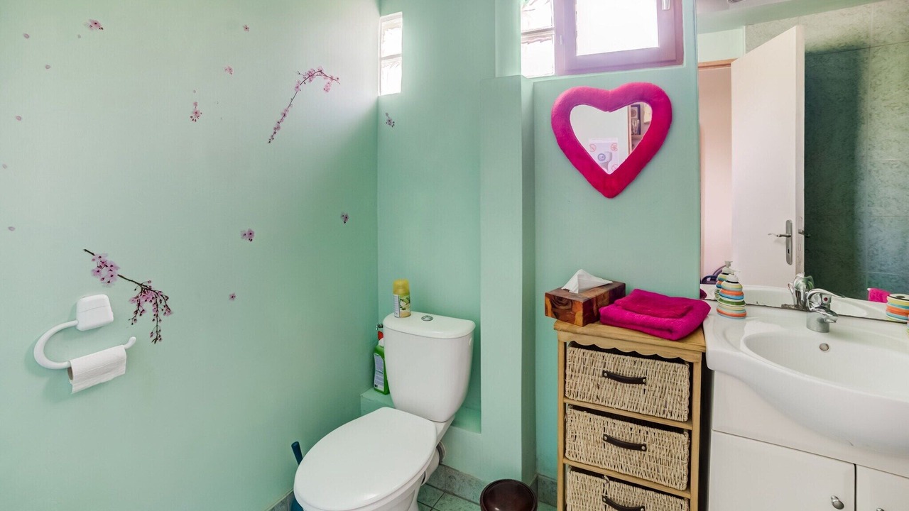 Photo of Bathroom in Thedirac