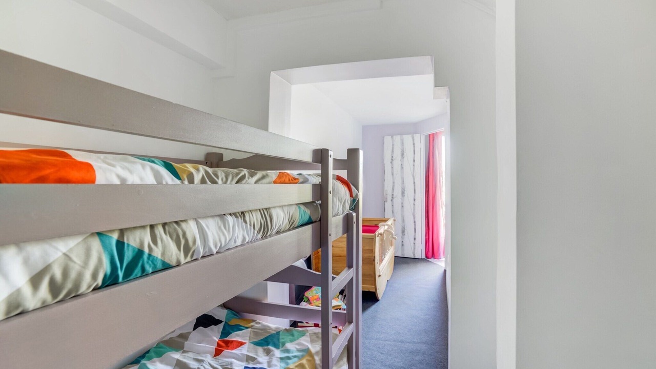 Photo of Others in Thedirac