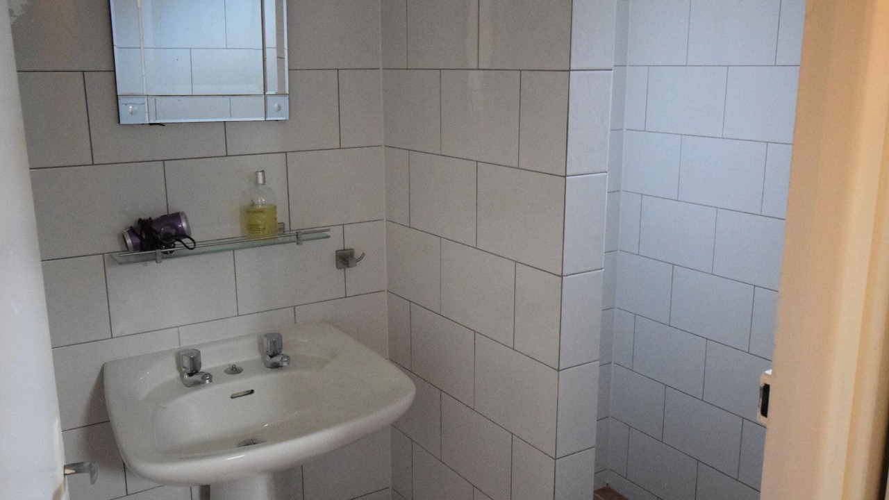 Photo of Bathroom in Tour-de-Faure