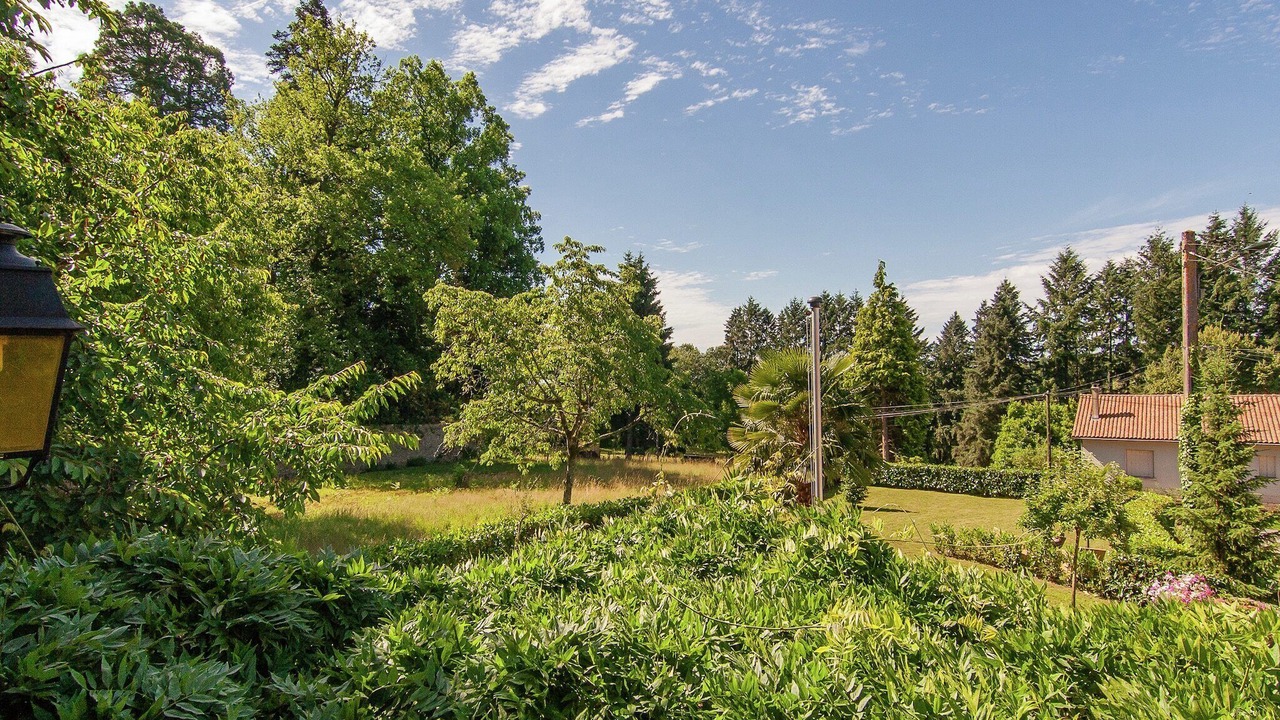 Photo of Others in Roussines