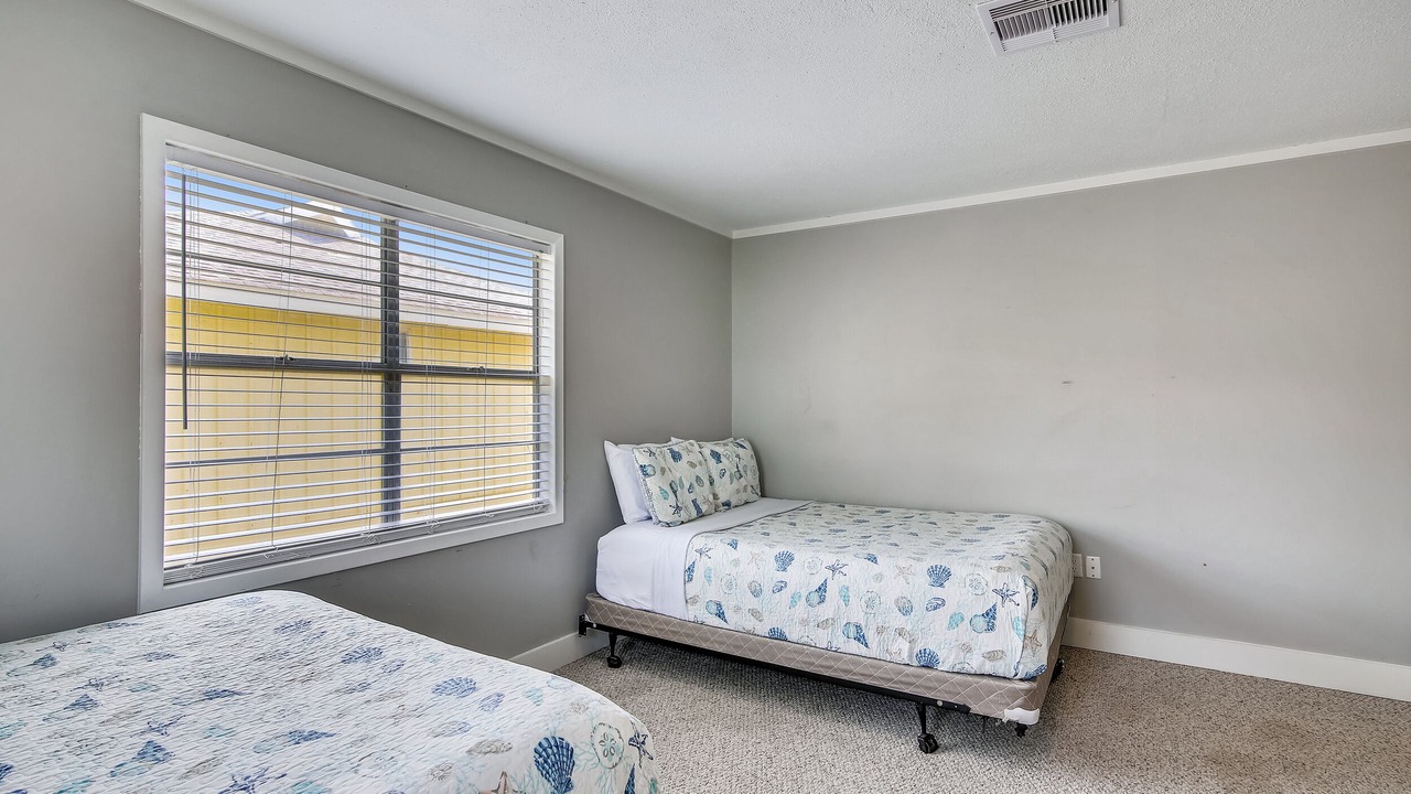 Photo of Bedroom in Bermuda Beach