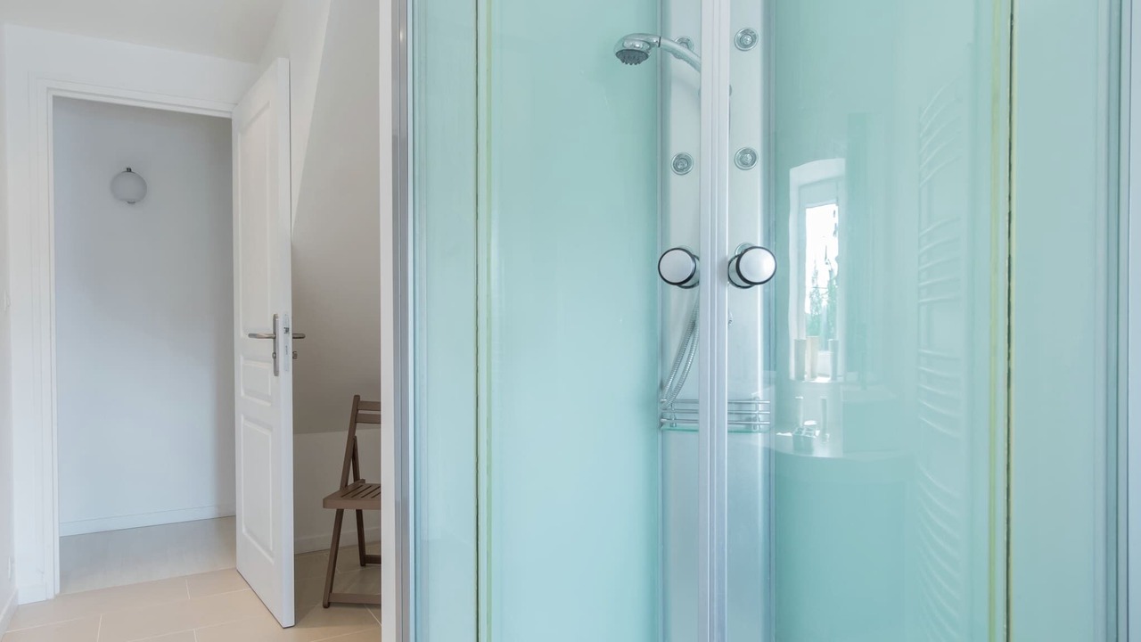 Photo of Bathroom in Beaumont-en-Veron