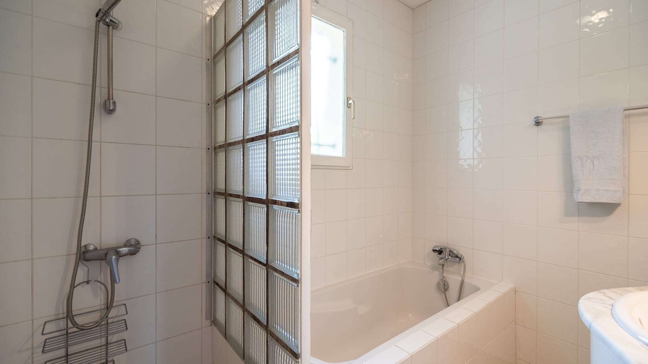 Photo of Bathroom in Felines-Minervois