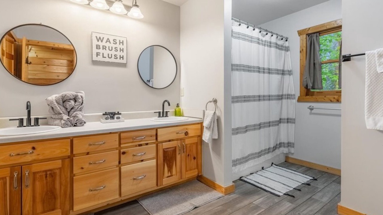 Photo of Bathroom in Ellijay
