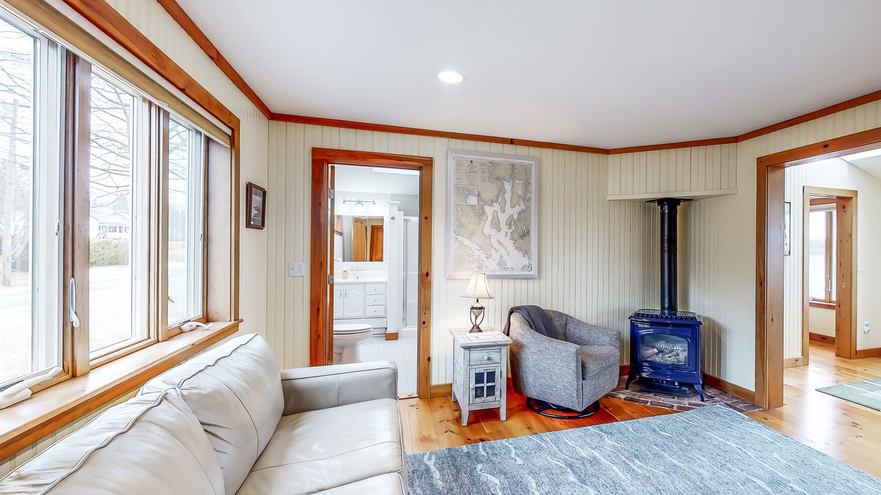 Photo of Livingroom in Surry