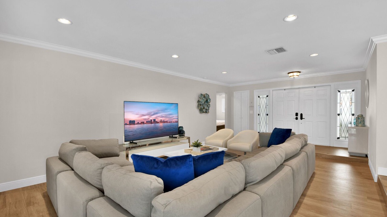 Photo of Others in Imperial Point