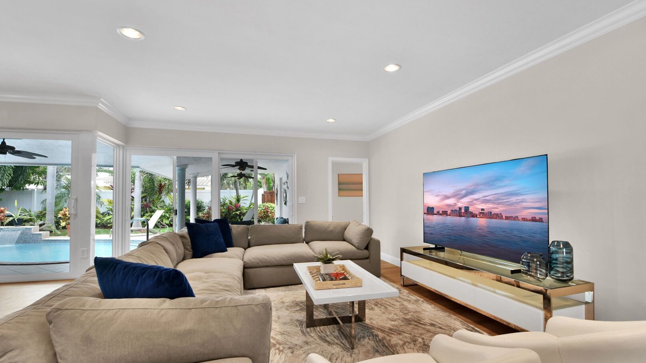 Photo of Others in Imperial Point