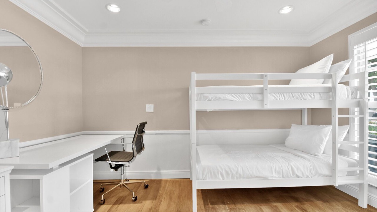 Photo of Others in Imperial Point