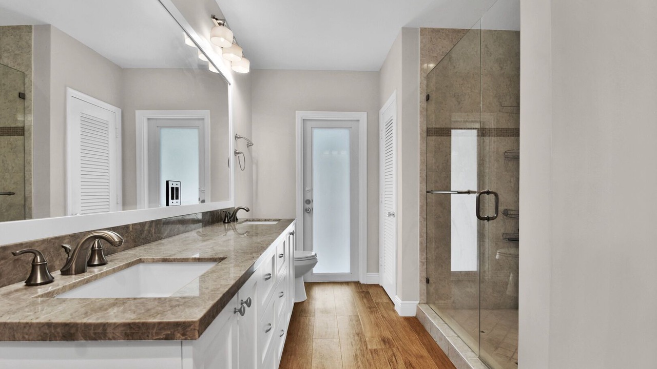 Photo of Others in Imperial Point