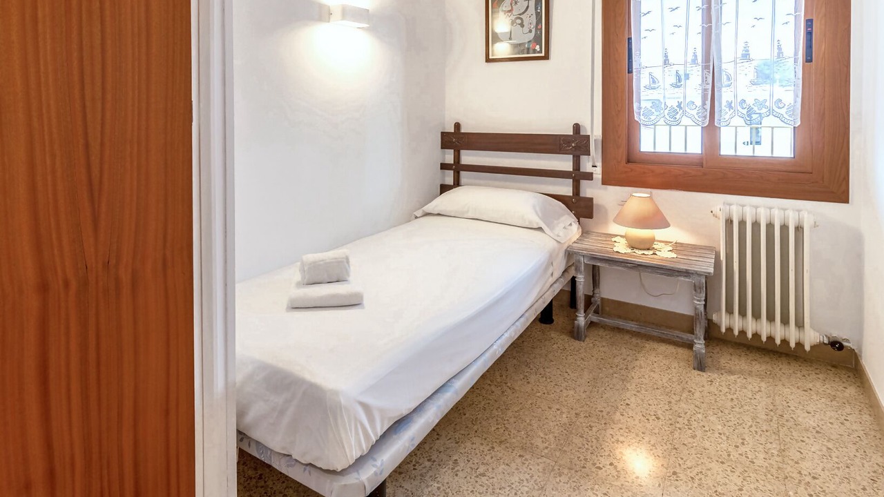Photo of Bedroom in Llanca