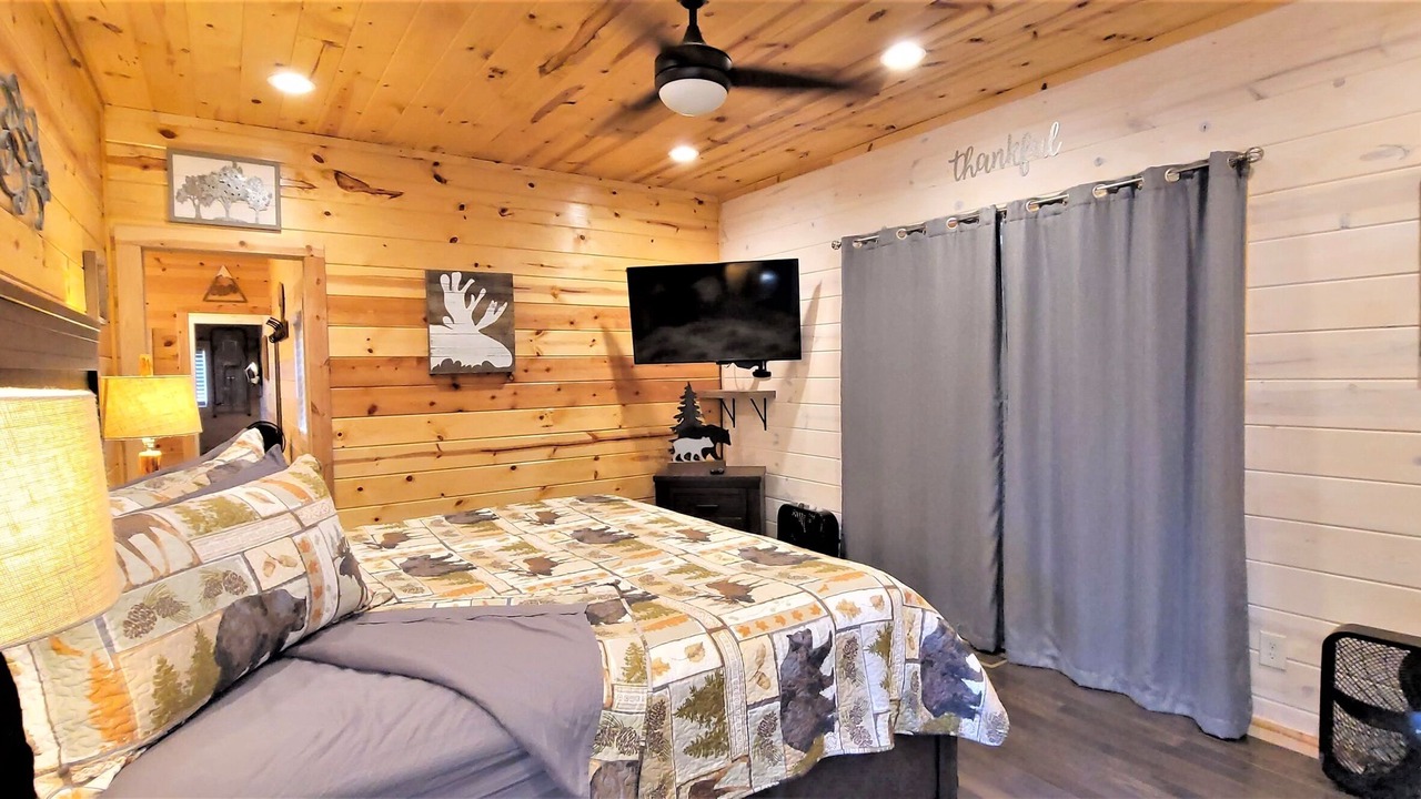Photo of Bedroom in Gatlinburg