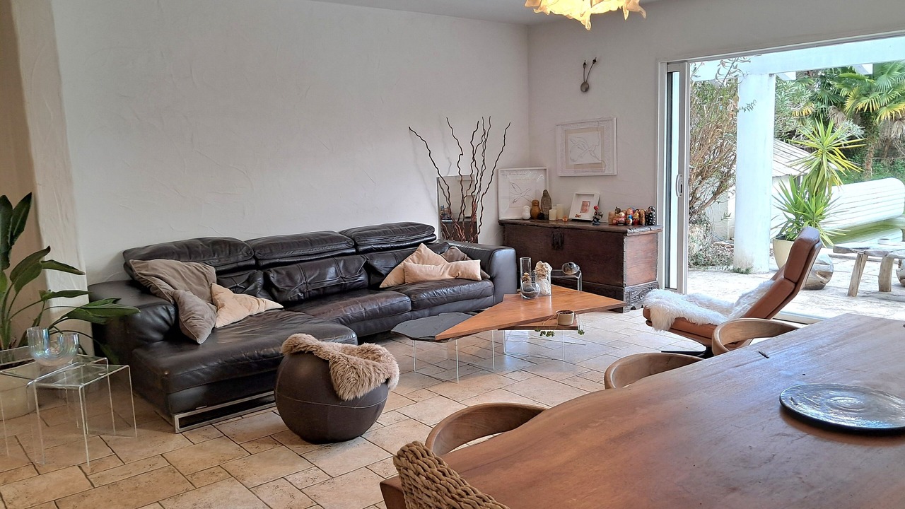 Photo of Livingroom in Saint-Pierre-d'Irube