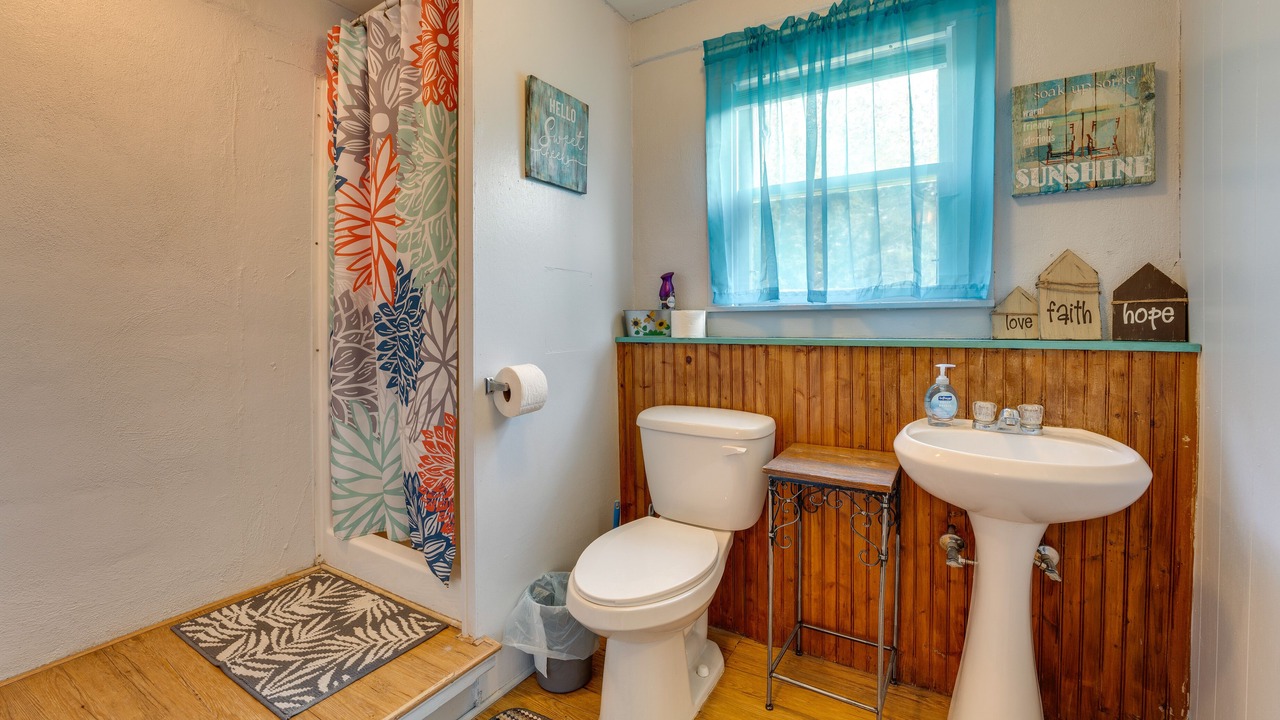 Photo of Bathroom in Concan