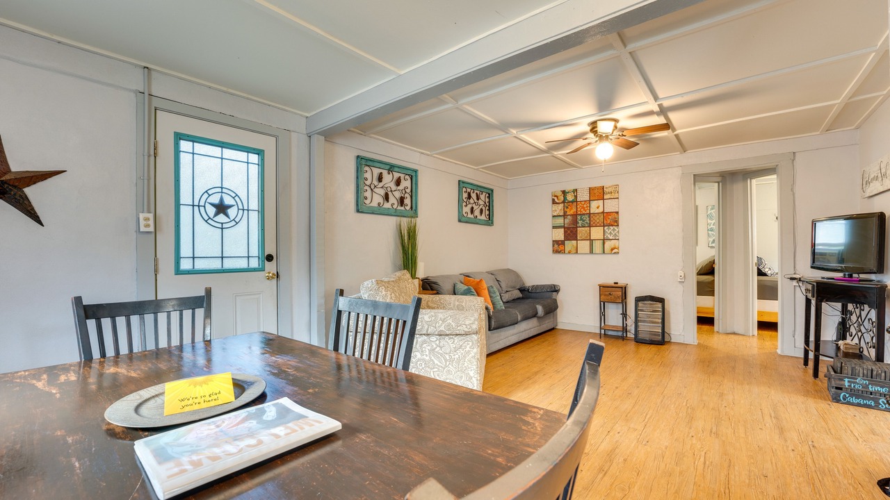 Photo of Livingroom in Concan