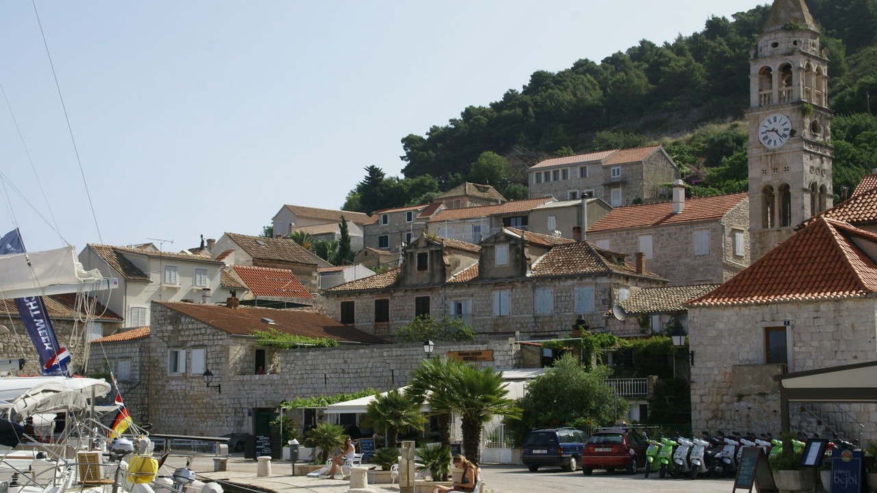 Photo of Others in Vis