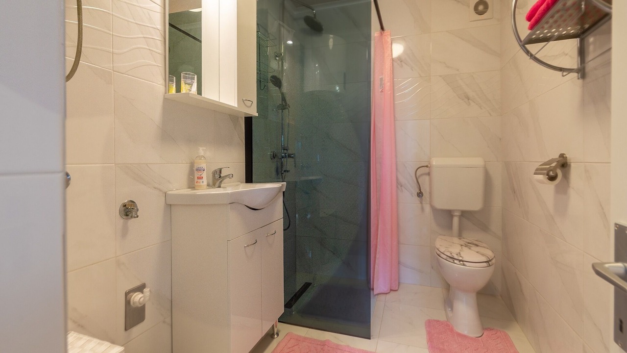 Photo of Bathroom in Lisicici