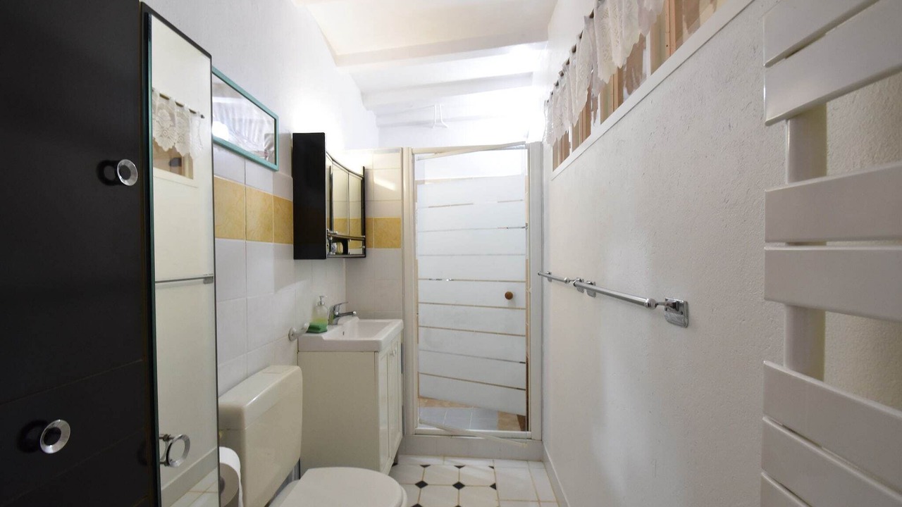 Photo of Bathroom in Saint-Sauveur-Lendelin