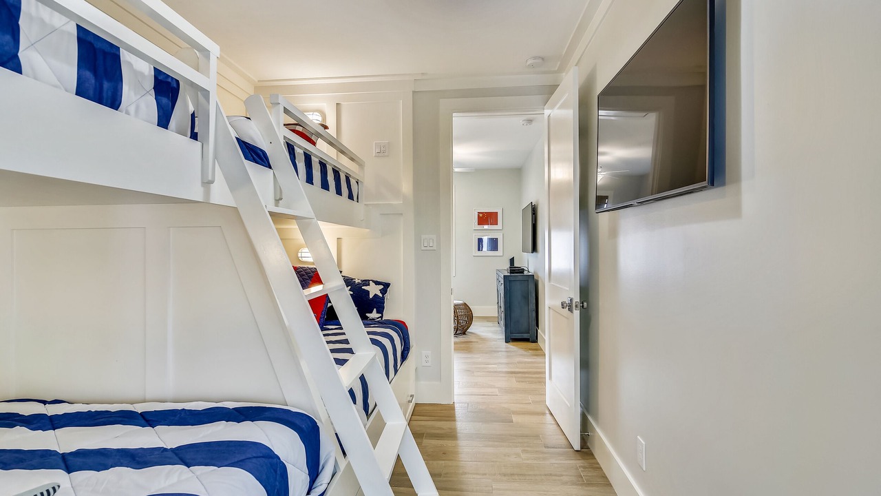 Photo of Bedroom in Beachside Village