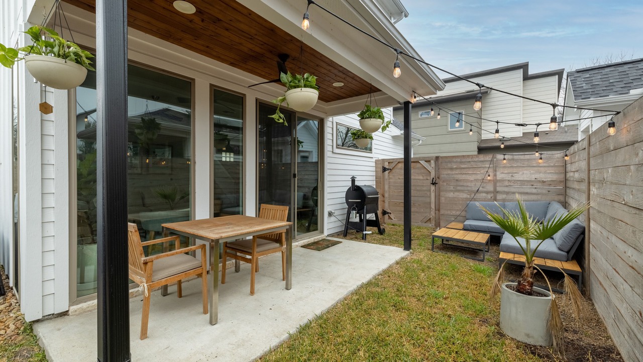 Photo of Outdoor in Govalle