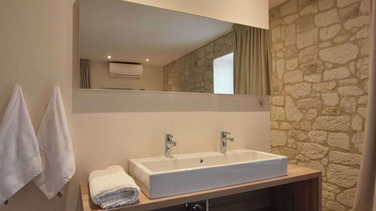 Photo of Bathroom in Villeseque-des-Corbieres