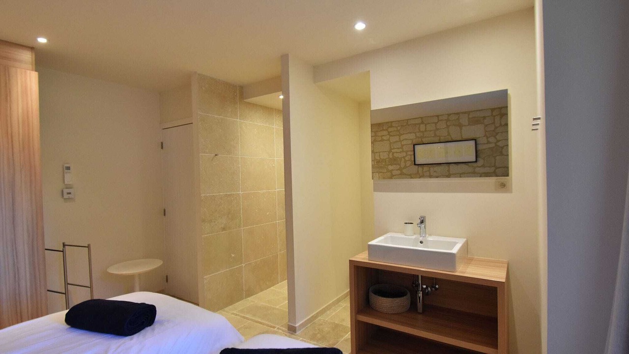 Photo of Bathroom in Villeseque-des-Corbieres