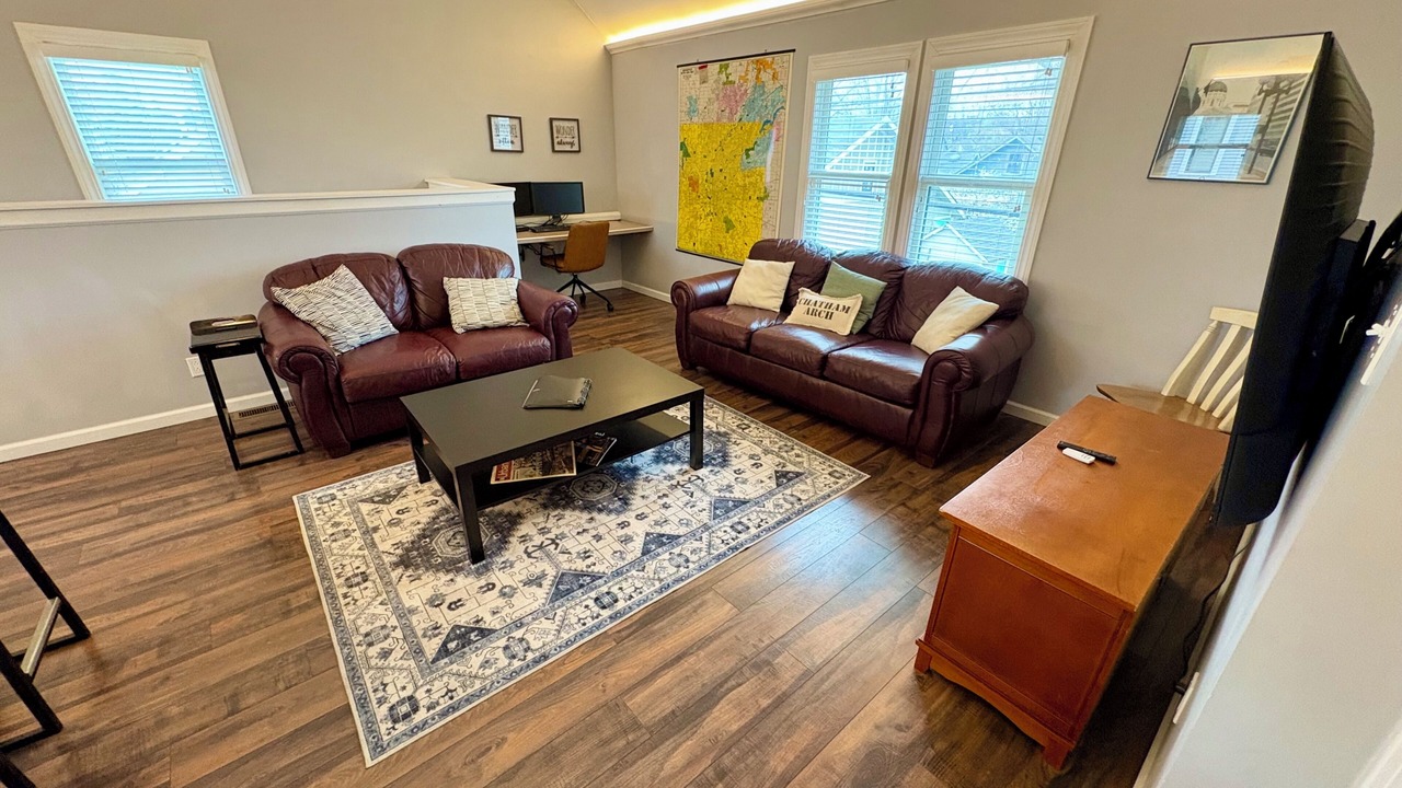 Photo of Livingroom in Chatham-Arch