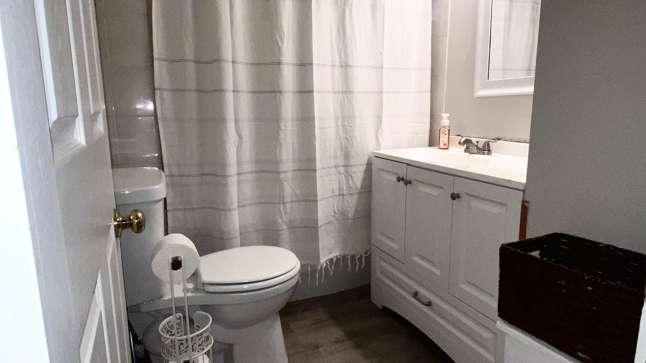Photo of Bathroom in Warren