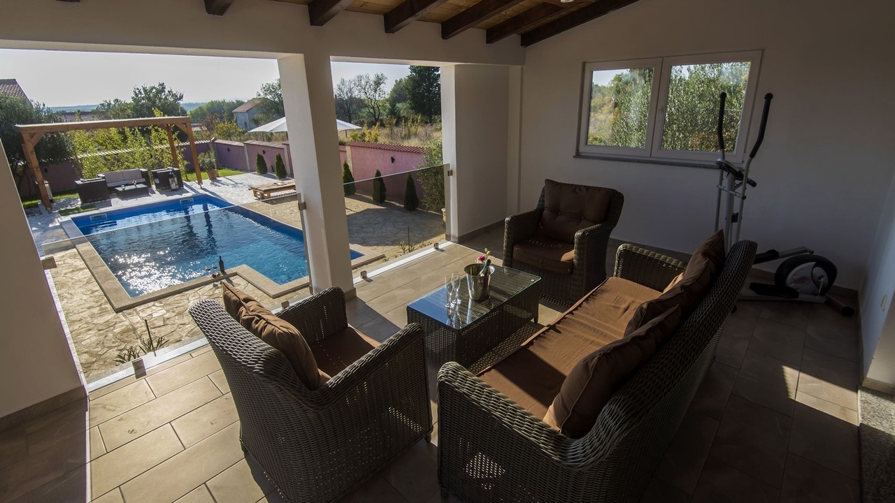 Photo of Patio Balcony in Lovinac