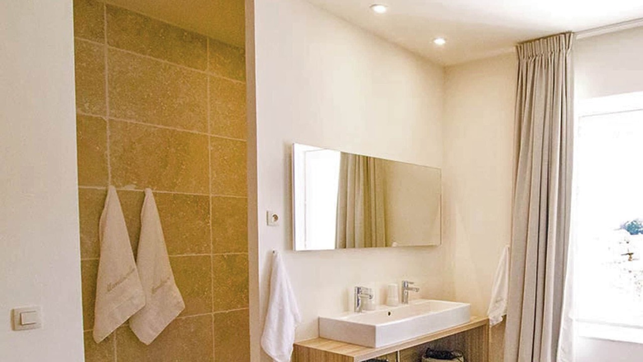 Photo of Bathroom in Villeseque-des-Corbieres