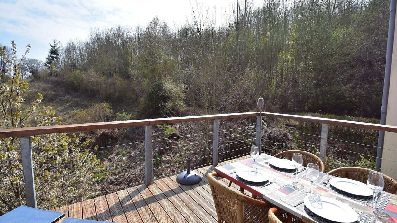 Photo of Patio Balcony in Cuzy