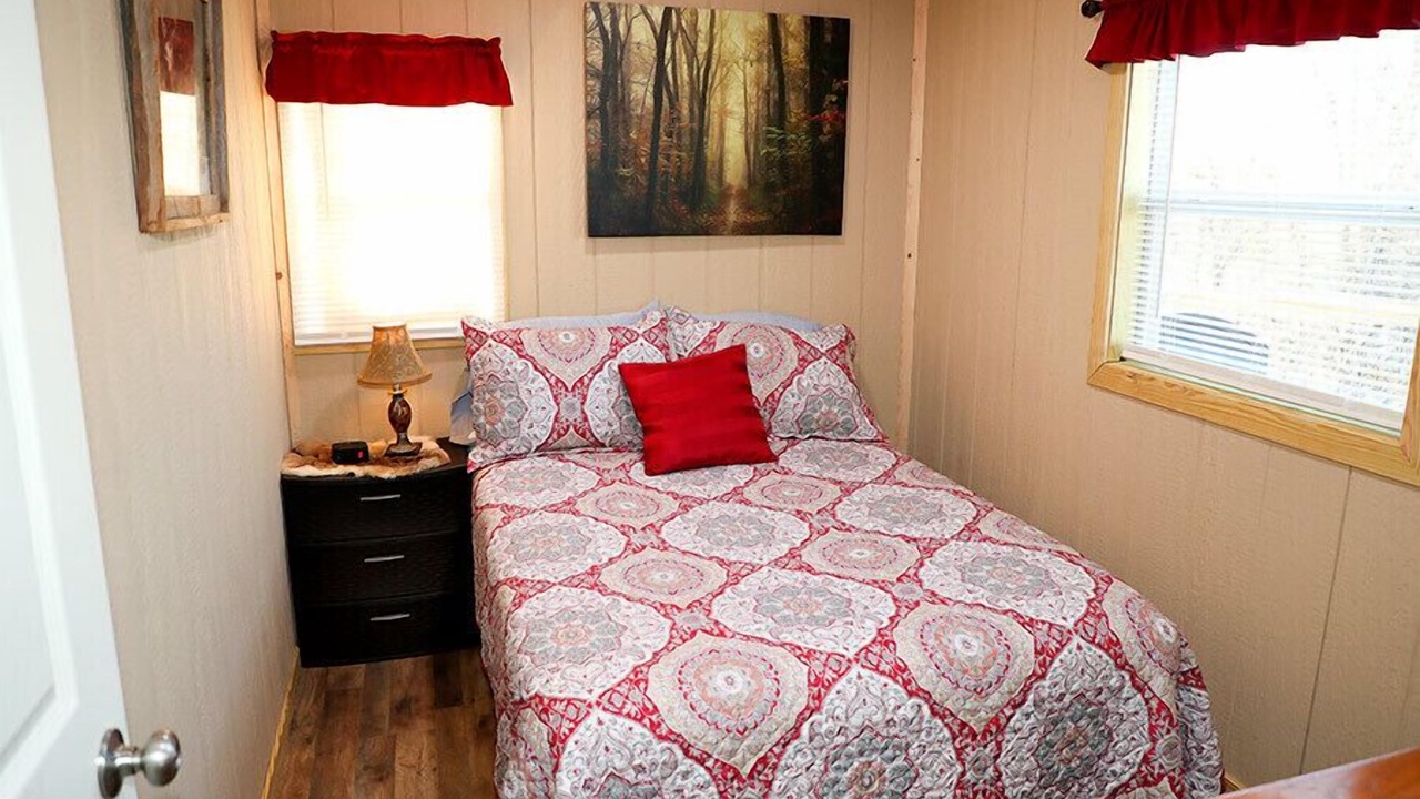 Photo of Bedroom in Commerce