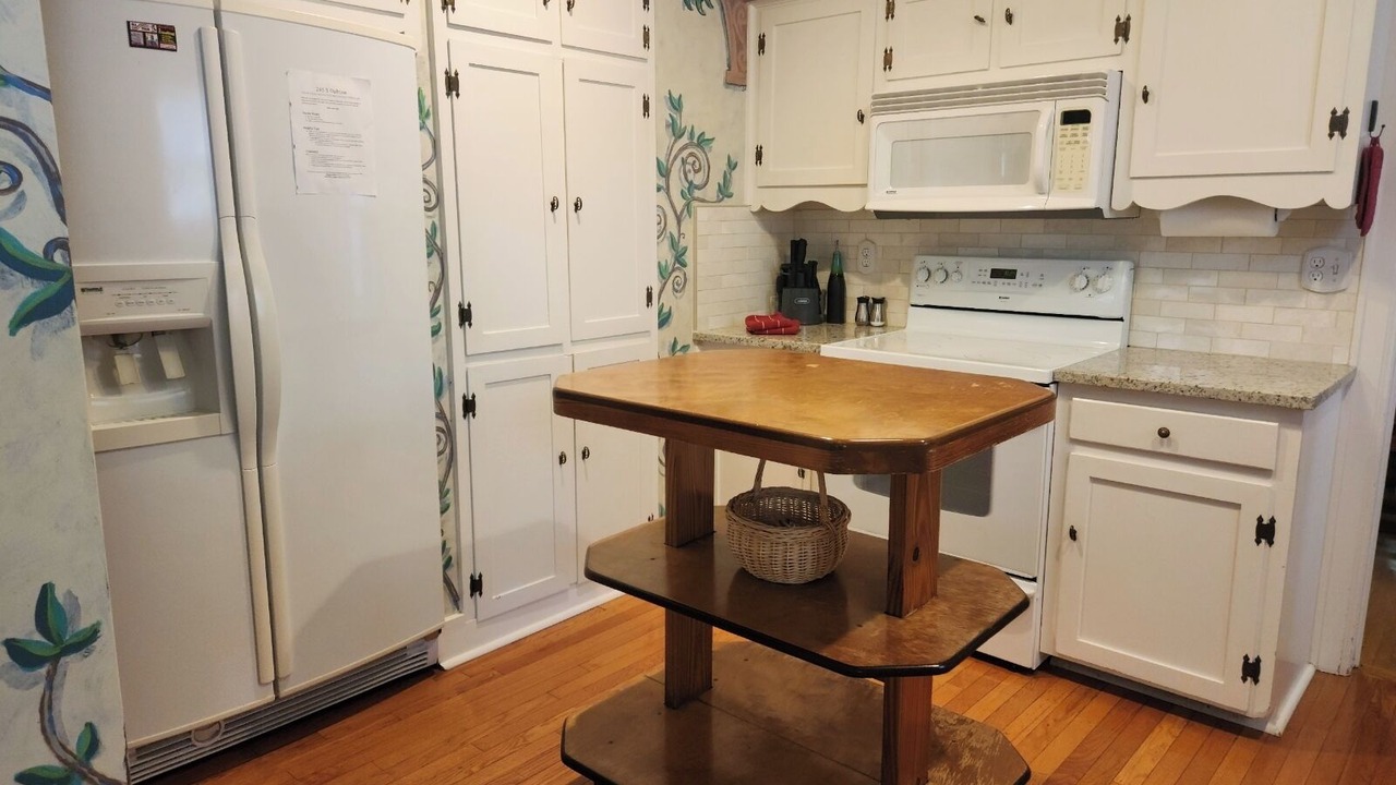 Photo of Kitchen in College Hill
