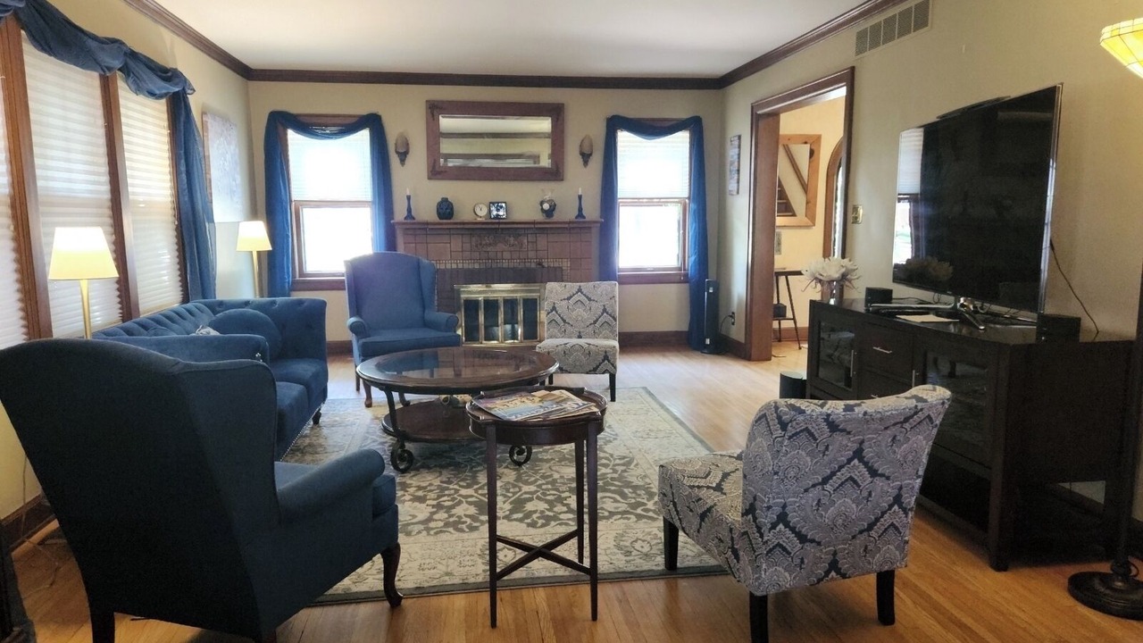 Photo of Livingroom in College Hill