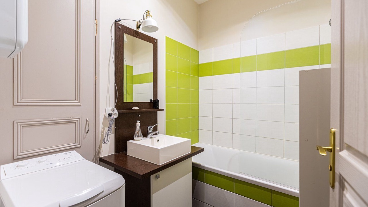 Photo of Bathroom in Saint Genes