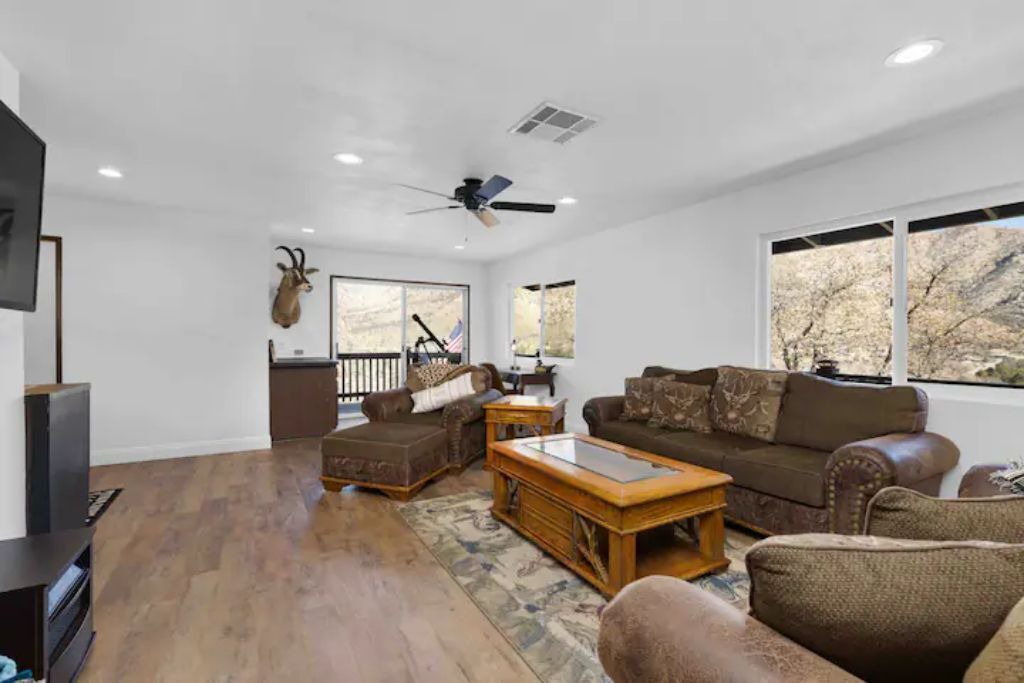 Photo of Bedroom in Kernville