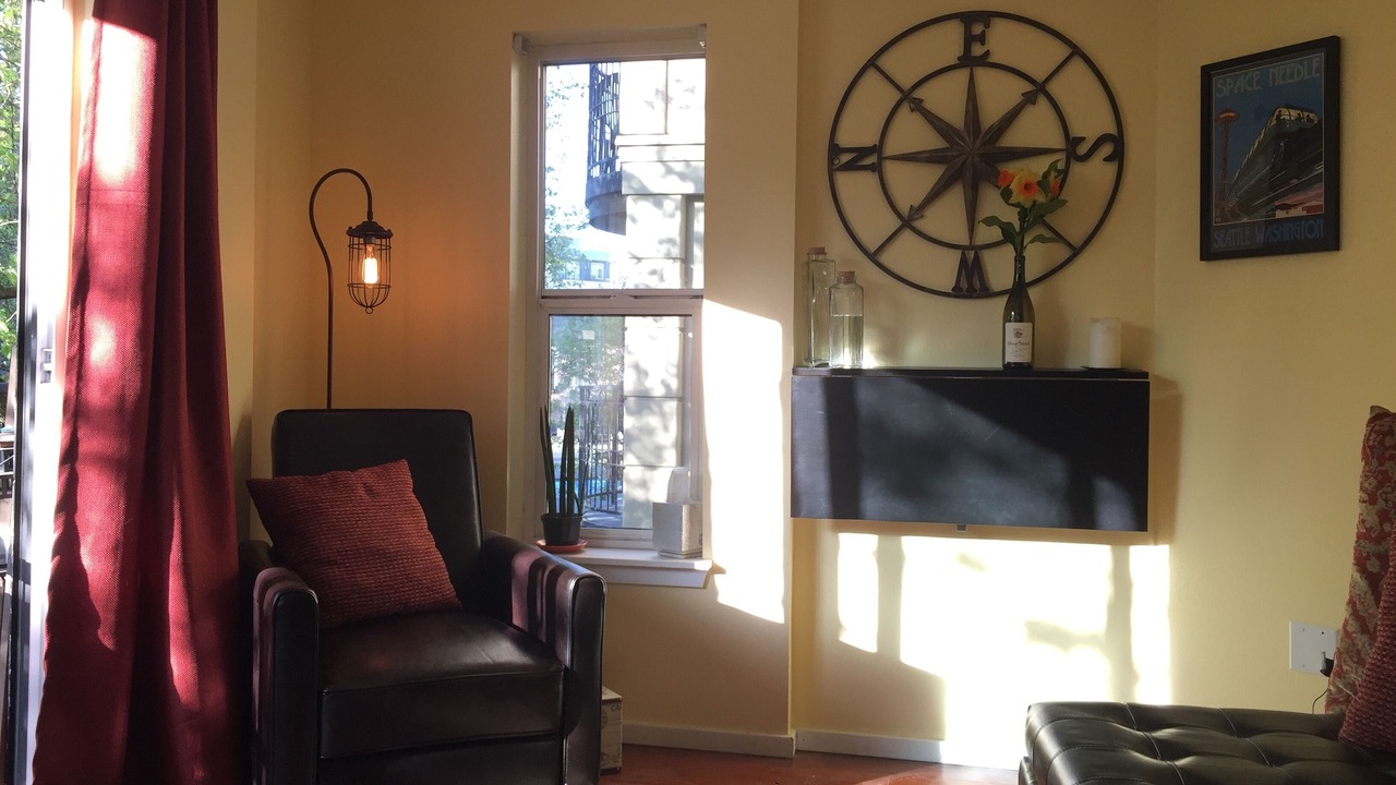 Photo of Livingroom in Belltown