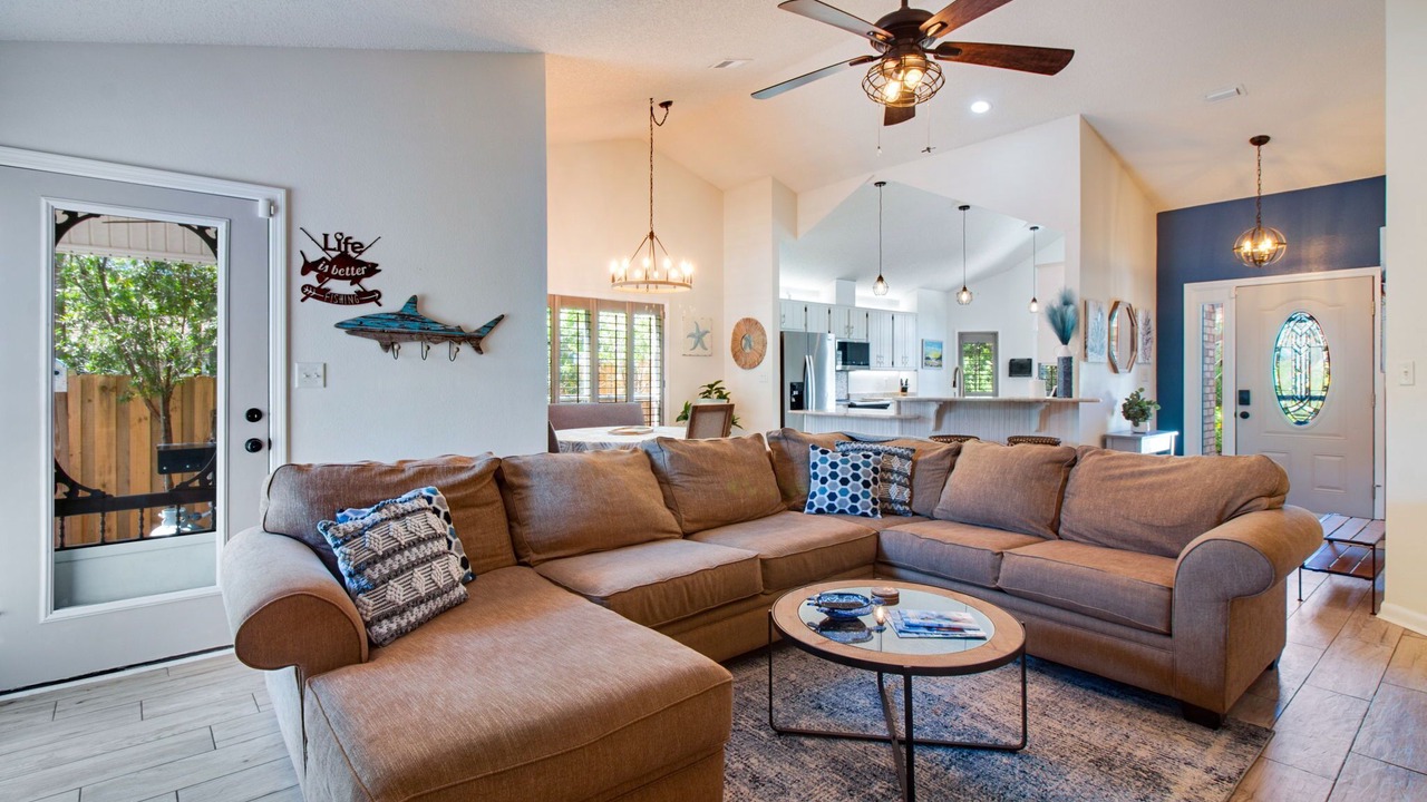 Photo of Livingroom in Gulf Breeze