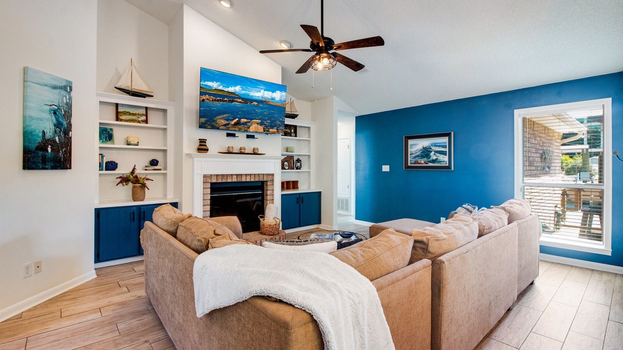 Photo of Livingroom in Gulf Breeze