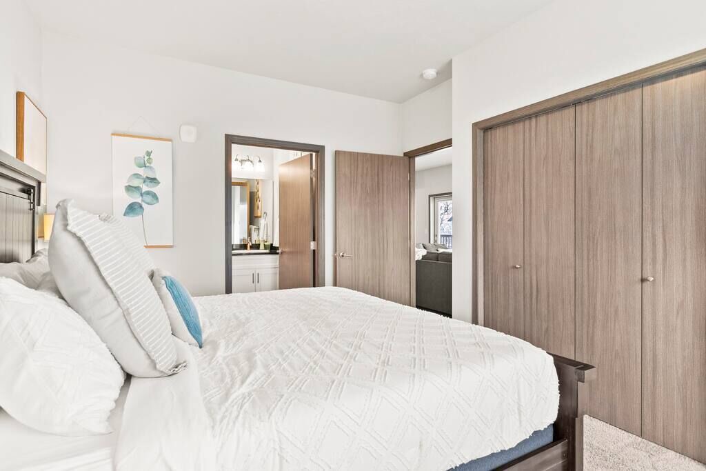 Photo of Bedroom in South Perry District