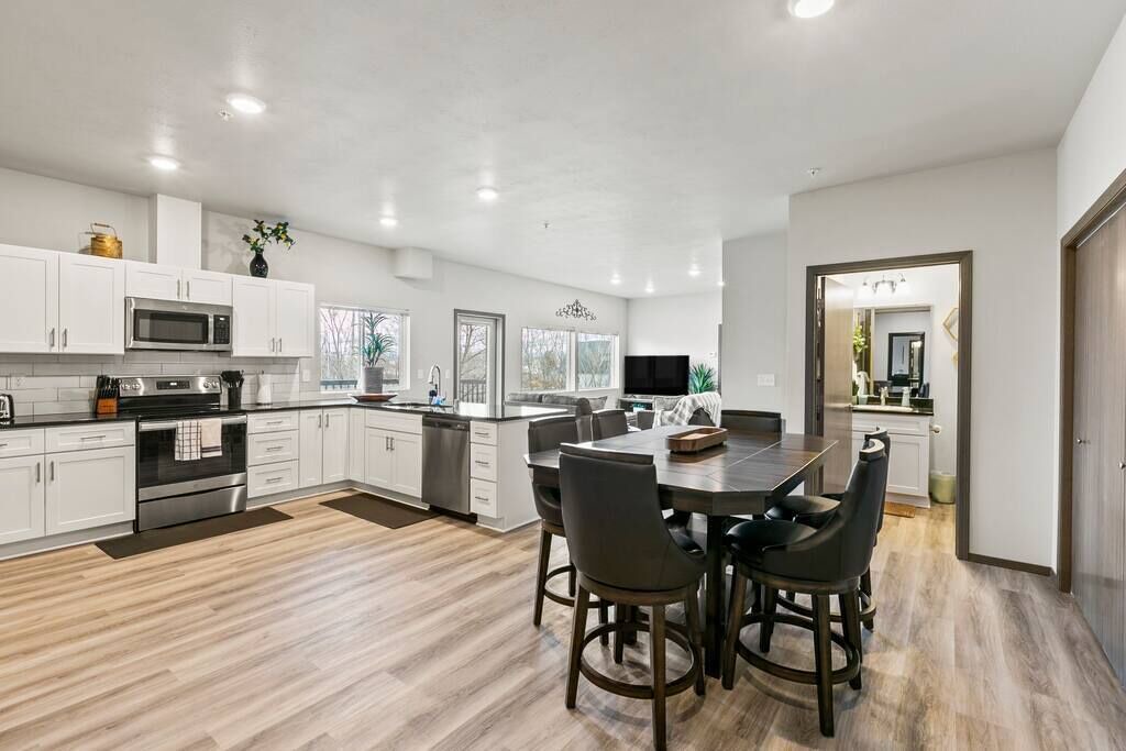 Photo of Kitchen in South Perry District