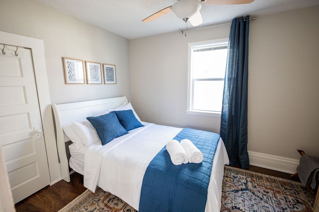 Photo of Bedroom in Caney