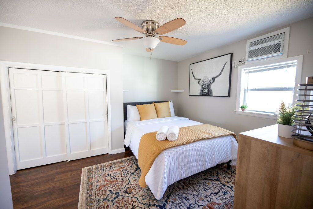 Photo of Bedroom in Caney
