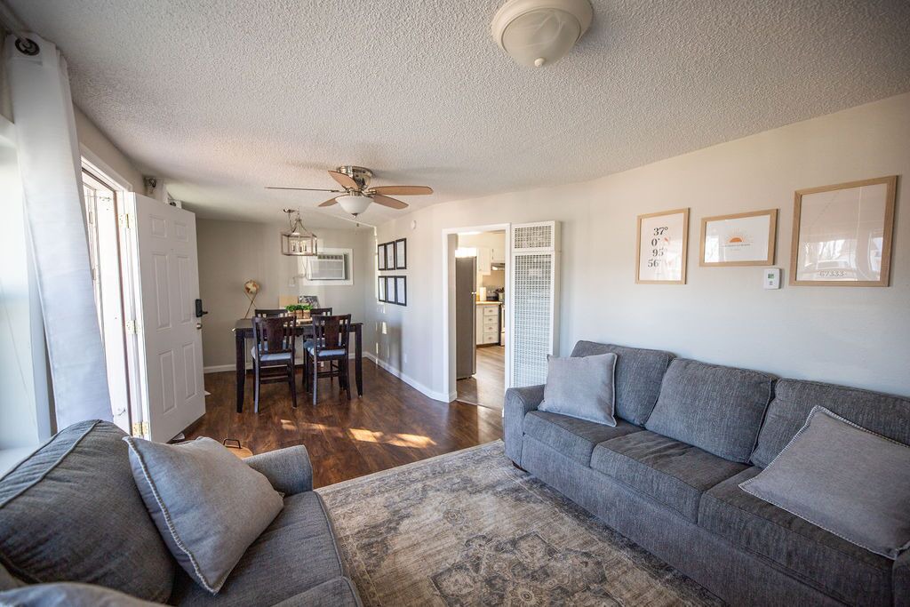 Photo of Livingroom in Caney