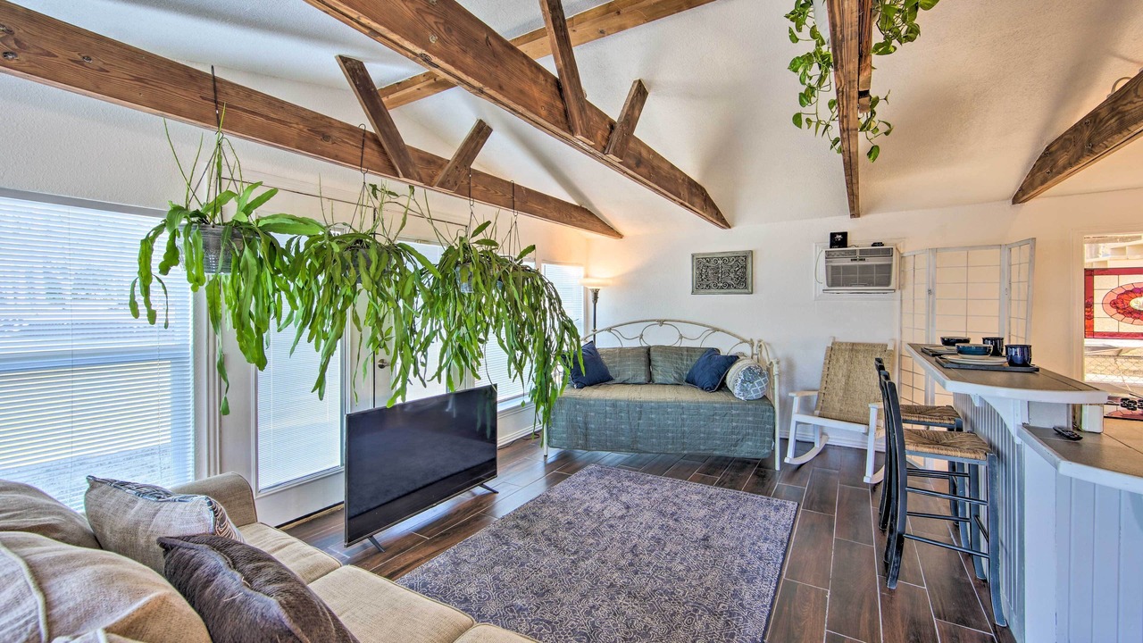 Photo of Livingroom in Carolyn Estates