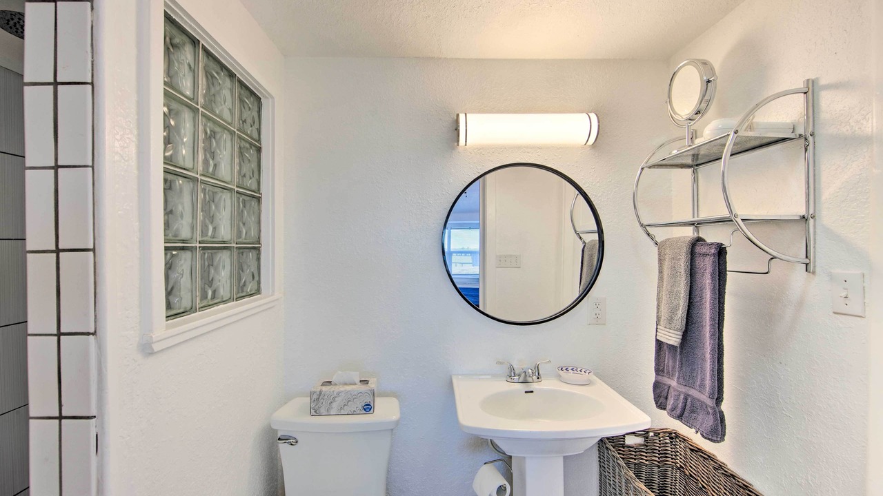 Photo of Bathroom in Carolyn Estates