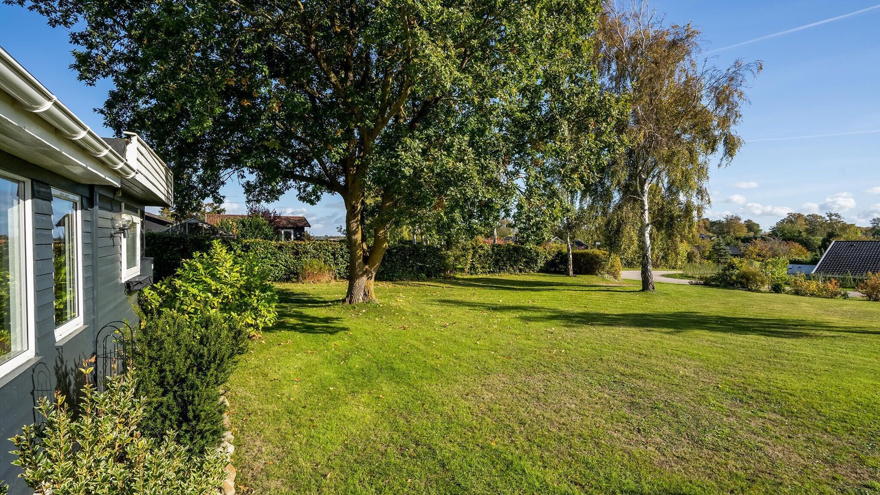 Photo of Others in Frolunde