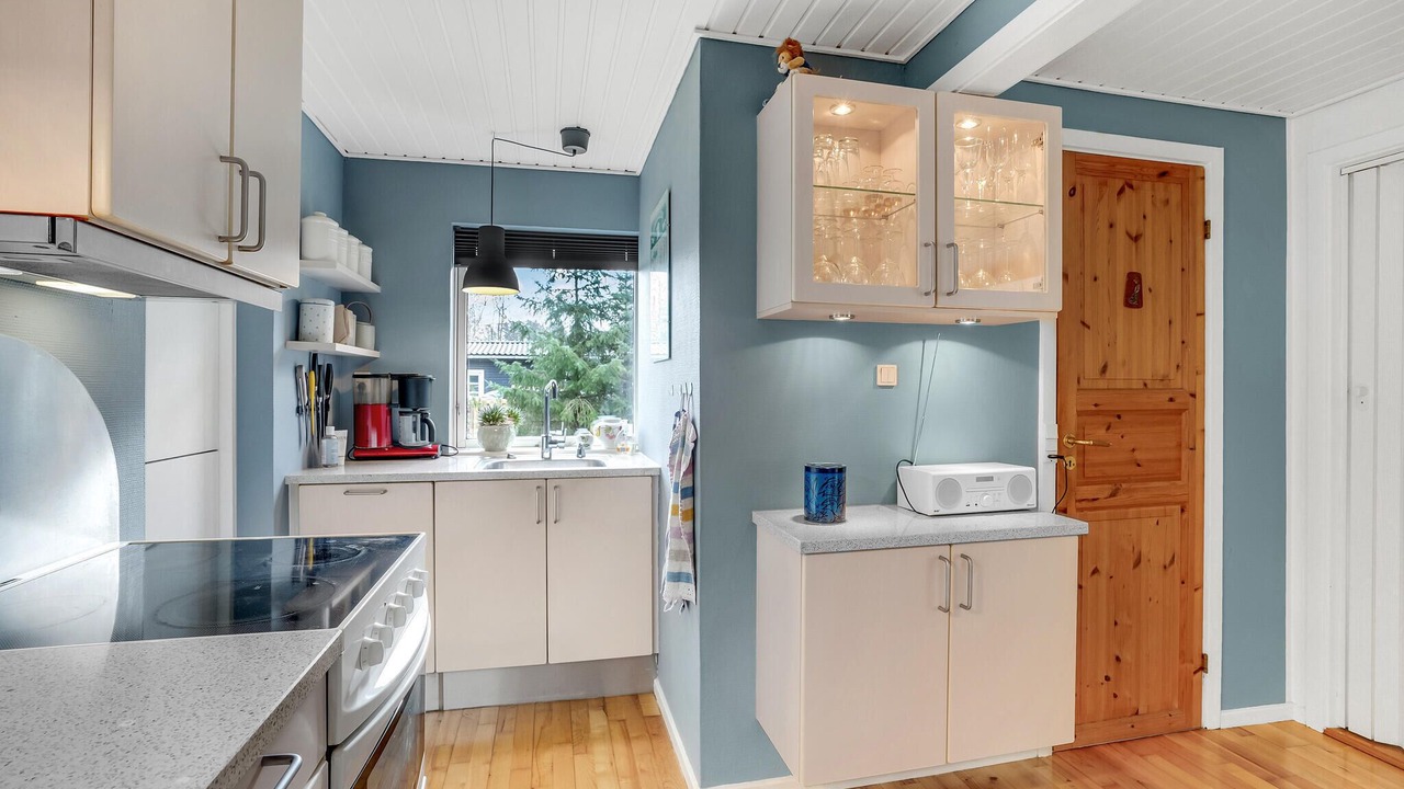 Photo of Others in Hou